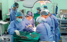 Ghép gan thành công cho bé 2 tuổi từ gan của người bố