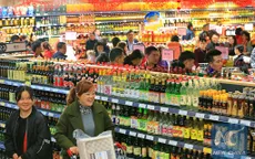 Nhiều người chọn ăn Tết tại thành phố, doanh số quà tặng tại Trung Quốc tăng mạnh