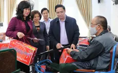 Thăm hỏi, tặng quà các thương bệnh binh nhân dịp Tết Nguyên đán