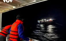Đưa 40 ngư dân trên tàu cá hỏng máy về bờ an toàn