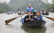 Chùa Hương mở cửa đón khách, người dân địa phương "hồi hộp như đêm 30"