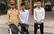 Hai lần xử phạt nam thanh niên "bốc đầu" xe khoe mạng xã hội