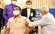 Thủ tướng Thái Lan tiên phong tiêm vaccine COVID-19 của AstraZeneca