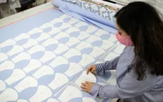 Forbes: Dệt may Việt Nam "đánh bại" COVID-19 nhờ khẩu trang