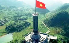 Tổ quốc trong tim: Hát yêu tổ quốc khi mặt trời lên