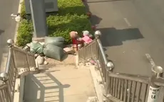 TP. HCM: Rác tràn lan tại cầu bộ hành khu trung tâm