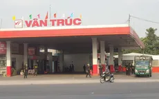 Hàng chục cảnh sát bao vây, kiểm tra 2 cây xăng ở Bình Dương