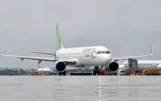 Máy bay xin hạ cánh khẩn vì nghi chim va lõm vỏ động cơ