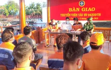 Cứu nạn khẩn cấp 6 thuyền viên trên tàu cá bị chìm