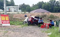 Sốt đất “hạ nhiệt”: Giá bất động sản cắm đầu lao dốc?