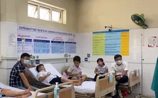 Hàng chục học sinh tiểu học nhập viện cấp cứu vì ngộ độc "chất nhờn ma quái"