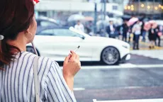Luật mới về hút thuốc ngoài trời có hiệu lực tại Nhật Bản