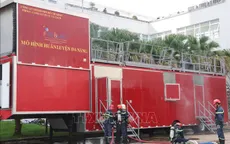 TP Hồ Chí Minh trình diễn phương tiện chữa cháy hiện đại