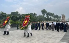 Lãnh đạo TP Hồ Chí Minh dâng hương các Anh hùng liệt sỹ