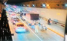 4 ô tô tông liên hoàn trong hầm vượt sông Sài Gòn