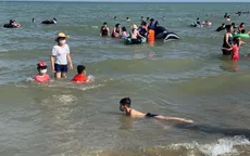 Hình ảnh khác lạ tại bãi biển Sầm Sơn trong ngày đầu nghỉ lễ