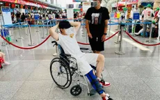 Karik phải nẹp chân, ngồi xe lăn sau tai nạn ngã sân khấu