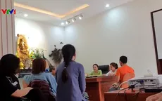 "Thần y" chữa bách bệnh bằng máy kẹp "cả thế giới mới có một cái"