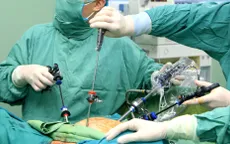 Phát hiện ung thư cổ tử cung sau thời gian ra máu âm đạo bất thường