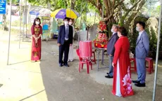 Lễ ăn hỏi "có một không hai" ngay tại ... chốt kiểm dịch COVID-19