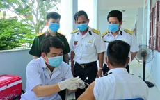 1.300 quân nhân Vùng 5 Hải quân đã được tiêm vaccine COVID-19