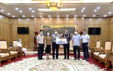 Bắc Giang và Bắc Ninh tiếp nhận hàng nghìn bộ xét nghiệm SARS-CoV-2 và quần áo bảo hộ y tế chuyên dụng