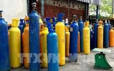 Phát hiện kho chứa bình khí cười số lượng lớn