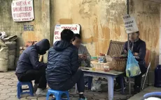 Hà Nội: Bất chấp quy định phòng dịch, nhiều hàng quán vỉa hè vẫn mở cửa