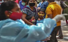 Ấn Độ triển khai tiêm vaccine trên ô tô để đảm bảo quy định giãn cách