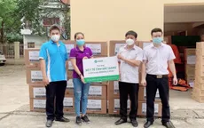 Trao tặng hàng chục ngàn thuốc súc miệng họng cho lực lượng y tế tuyến đầu chống COVID-19