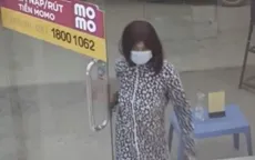 Đội tóc dài giả gái, vào cửa hàng cướp điện thoại