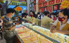 Giá vàng giảm nhẹ, chờ đà bứt phá