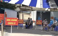 Người bệnh khám tại khu cách ly phải thực hiện test nhanh kháng nguyên COVID-19