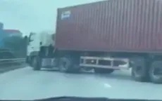 Bị CSGT yêu cầu dừng xe, tài xế container đánh võng nguy hiểm trên đường