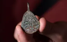 Công bố bùa hộ mệnh cổ xưa dùng để xua đuổi lời nguyền "con mắt quỷ dữ"