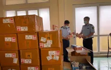 "Đột kích" cơ sở kinh doanh thuốc lá điện tử nhập lậu khủng tại Hà Nội