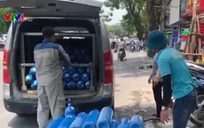 Lo sợ dịch bệnh, người dân mua bình oxy dự phòng chữa COVID-19 tại nhà