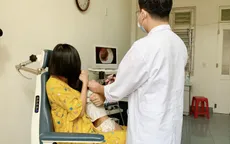 Bé gái 2 tuổi suýt thủng màng nhĩ vì bị 20 con giòi làm tổ trong tai