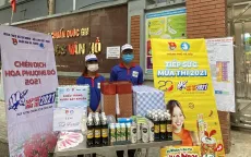Màu áo xanh đồng hành cùng sĩ tử "vượt vũ môn" trong mùa dịch COVID-19