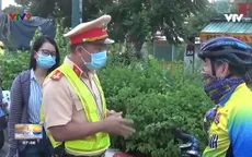 Lợi dụng mùa dịch vắng vẻ chạy sai làn đường