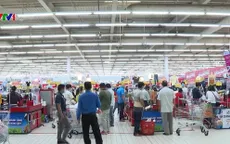 Người dân Đồng Nai đổ xô đi mua hàng tại các siêu thị