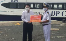 Dùng tàu cao tốc vận chuyển lương thực ủng hộ từ ĐBSCL về TP Hồ Chí Minh
