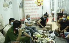 Giả danh cảnh sát lừa đảo, ăn nhậu trong mùa dịch