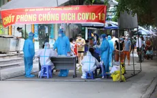 Lấy mẫu xét nghiệm COVID-19 cho toàn bộ người dân tòa HH4C và HH4A Linh Đàm