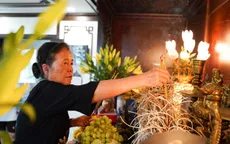 Người dân cúng lễ Vu Lan trực tuyến thời dịch COVID-19