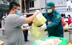 Người dân TP Hồ Chí Minh được công an, quân đội “đi chợ hộ”