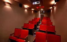 Rạp chiếu phim di động trên xe buýt