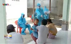 Tổ giám sát và hỗ trợ cộng đồng giúp làng Chăm vượt qua dịch bệnh