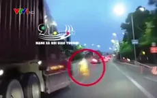 Xe đạp tạt đầu xe container