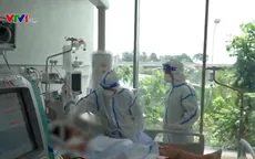 Chạy đua giành từng hơi thở cho bệnh nhân COVID-19